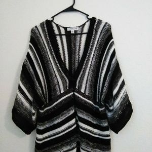 Sweater tri color white, black, grey